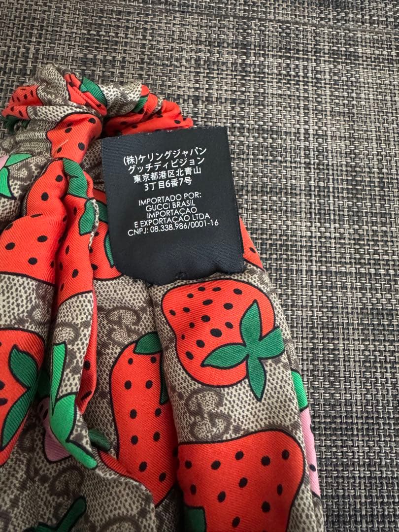 Gucci イチゴ柄 ヘアバンド Mサイズ　ストロベリー
