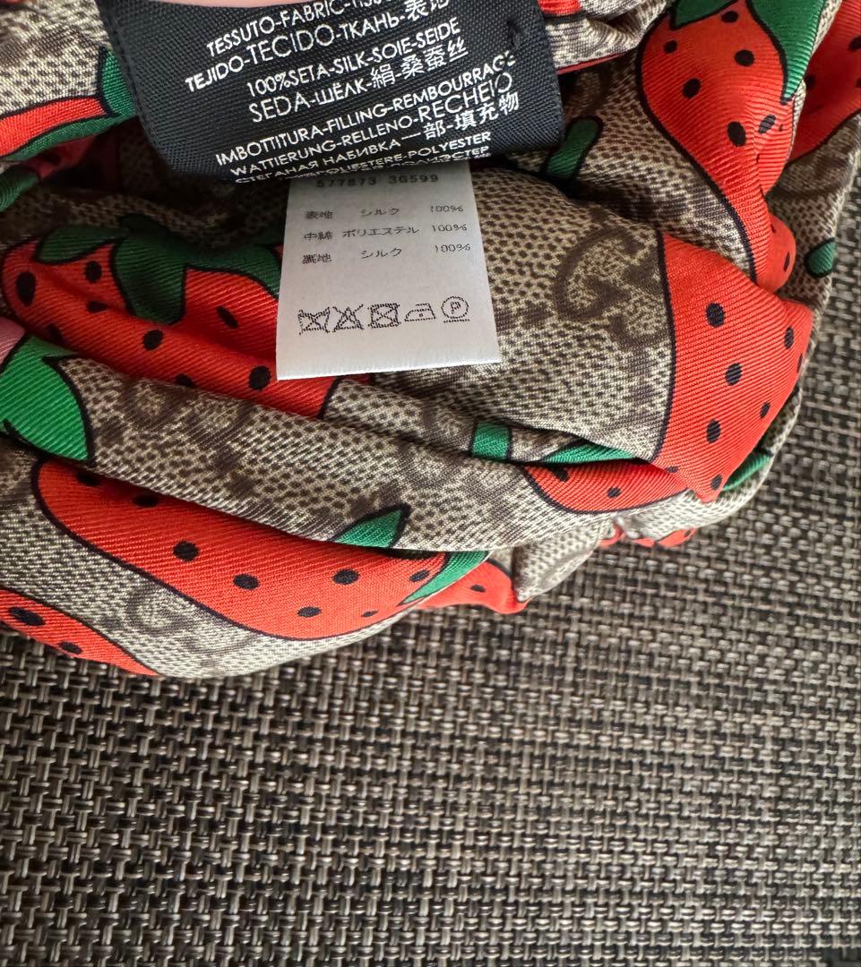 Gucci イチゴ柄 ヘアバンド Mサイズ　ストロベリー