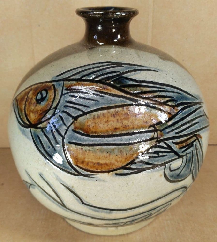 本物保証】金城次郎 窓絵丸壷(海老魚紋）共箱 栞 人間国宝 極美品 壷屋