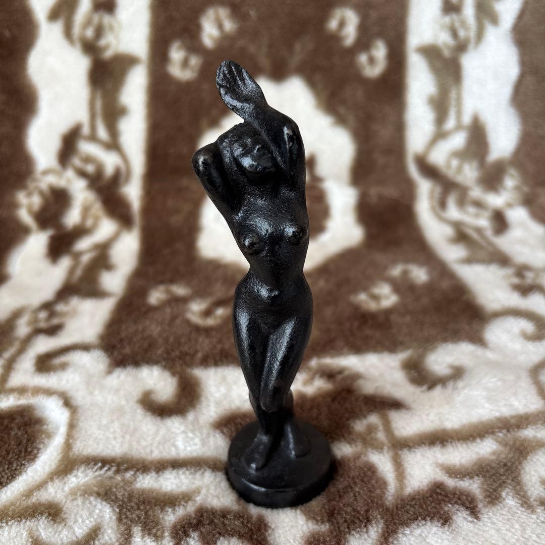 006、鋳物 鉄製裸婦像 昭和レトロ - メルカリ