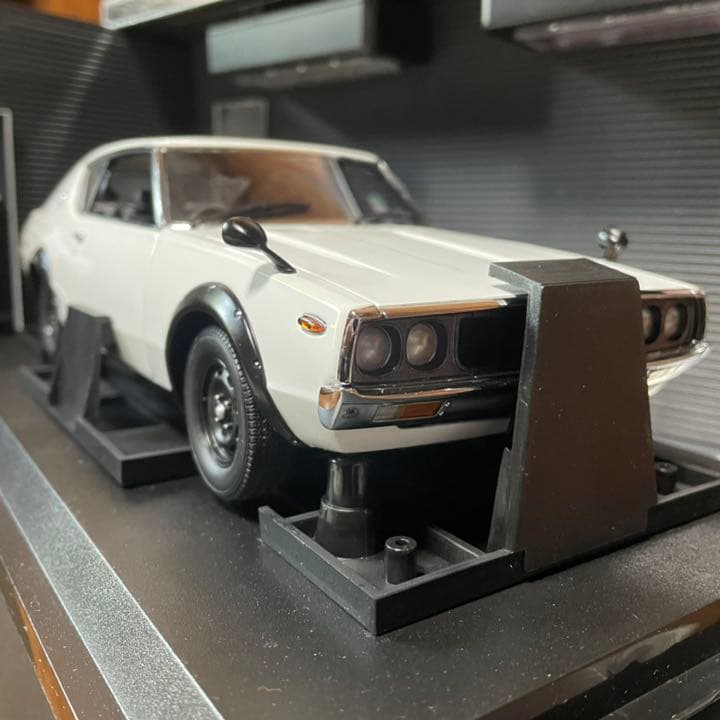 新品未展示品　京商1/18ニッサンスカイライン2000GT-R/ホワイト美品