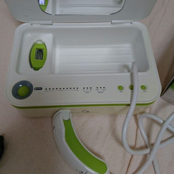 Emo Reju イーモリジュ フラッシュ式 脱毛器 美顔器 Amazon | 家庭用