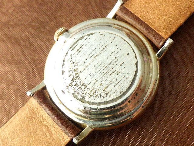 貴重【1950年代頃】Sovereign スイス製 手巻き ヴィンテージ 腕時計