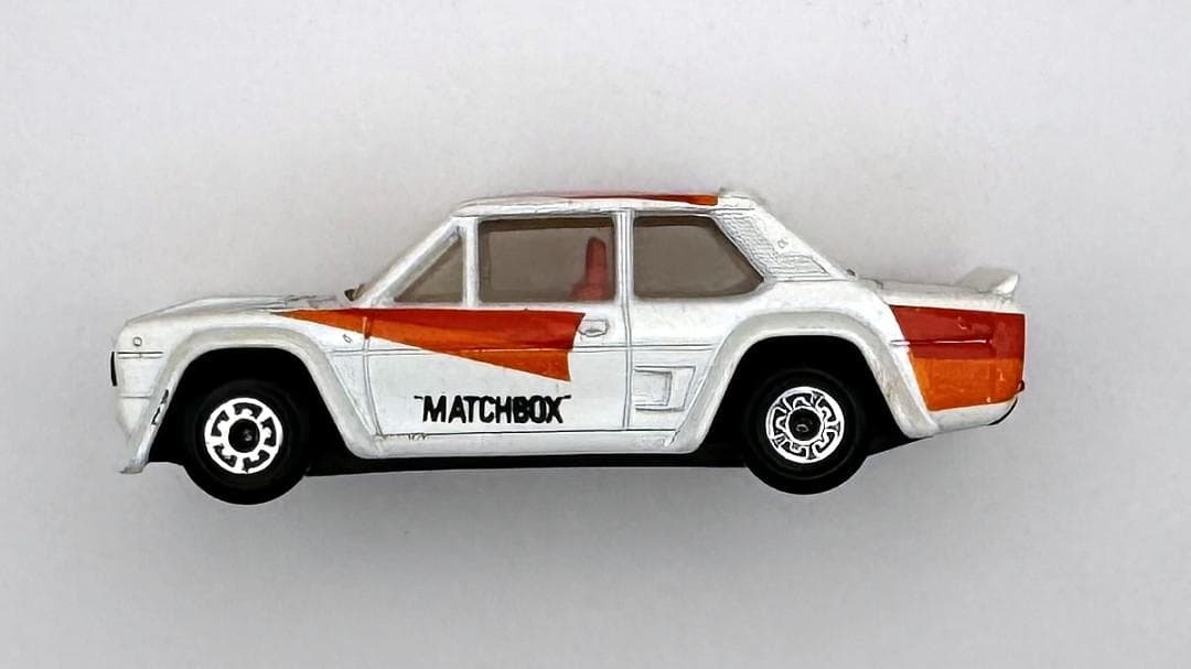 マッチボックス ミニカー フィアット アバルト 131 ラリー 箱付