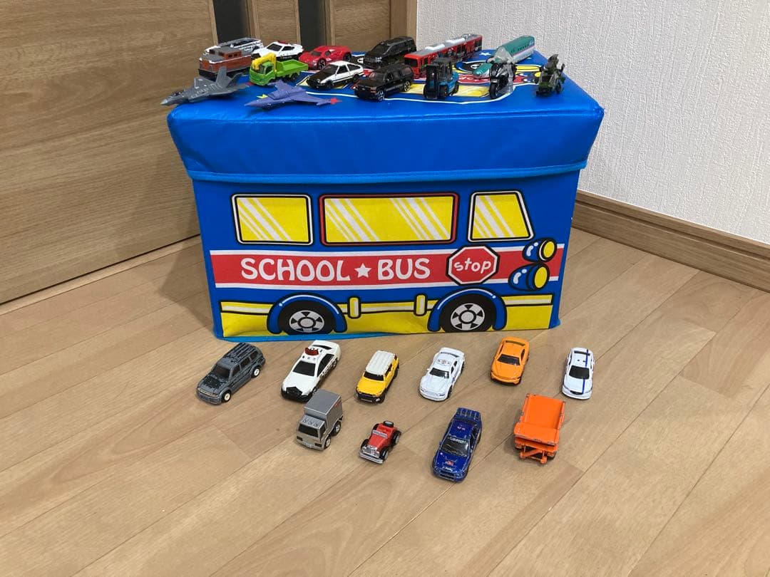 トミカセット スクールバス収納付き