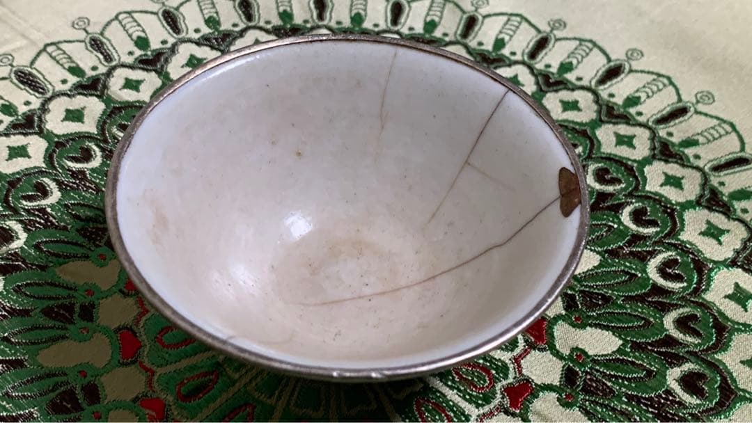 古渡　銀履輪　ビンテージ　中国明朝？薄手白地紅緑彩　猪口　茶杯　茶碗　湯呑