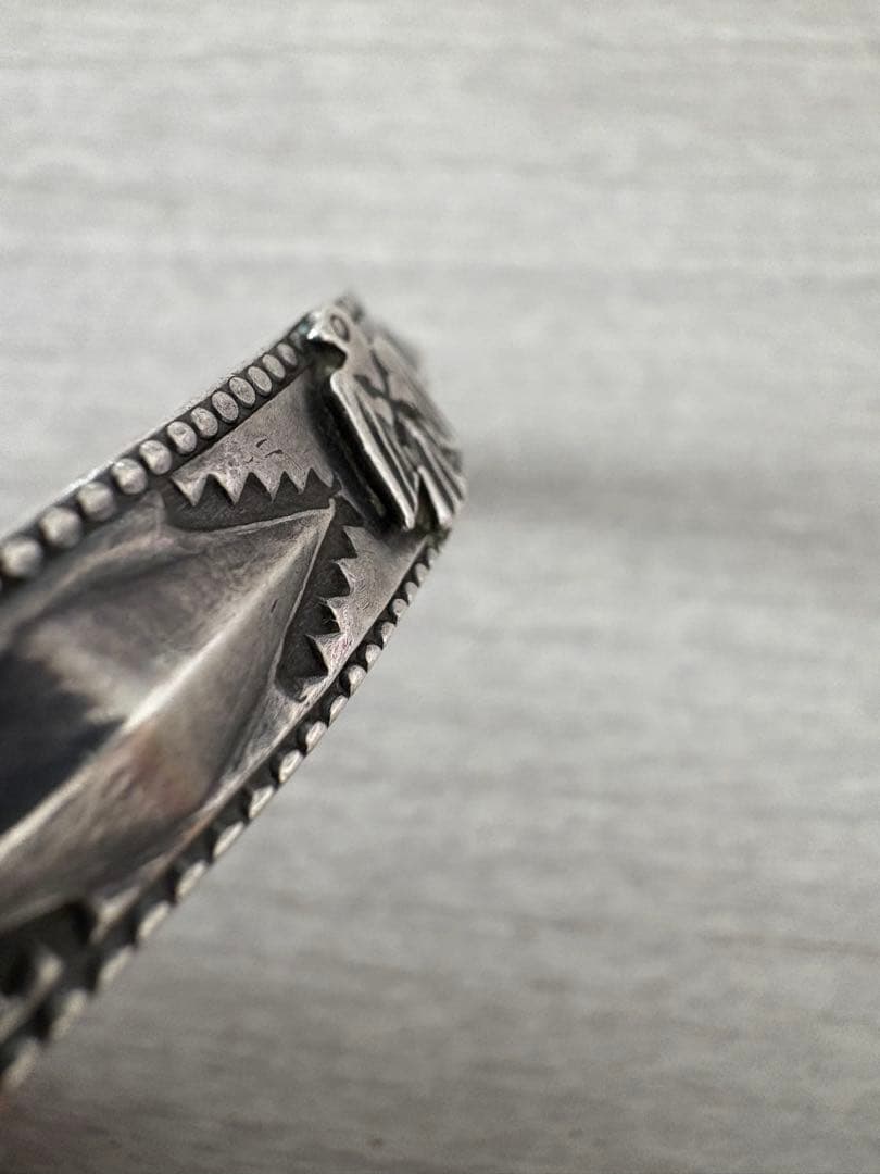 ナバホ族 ビンテージ サンダーバード バングル