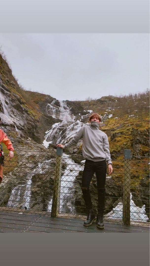 BTS テテ　V 着用　ボンボヤージュ　スウェット