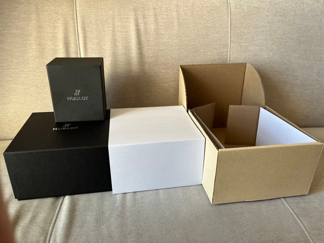 未使用品　HUBLOT クラシックフュージョン　521.NX.1171.RX