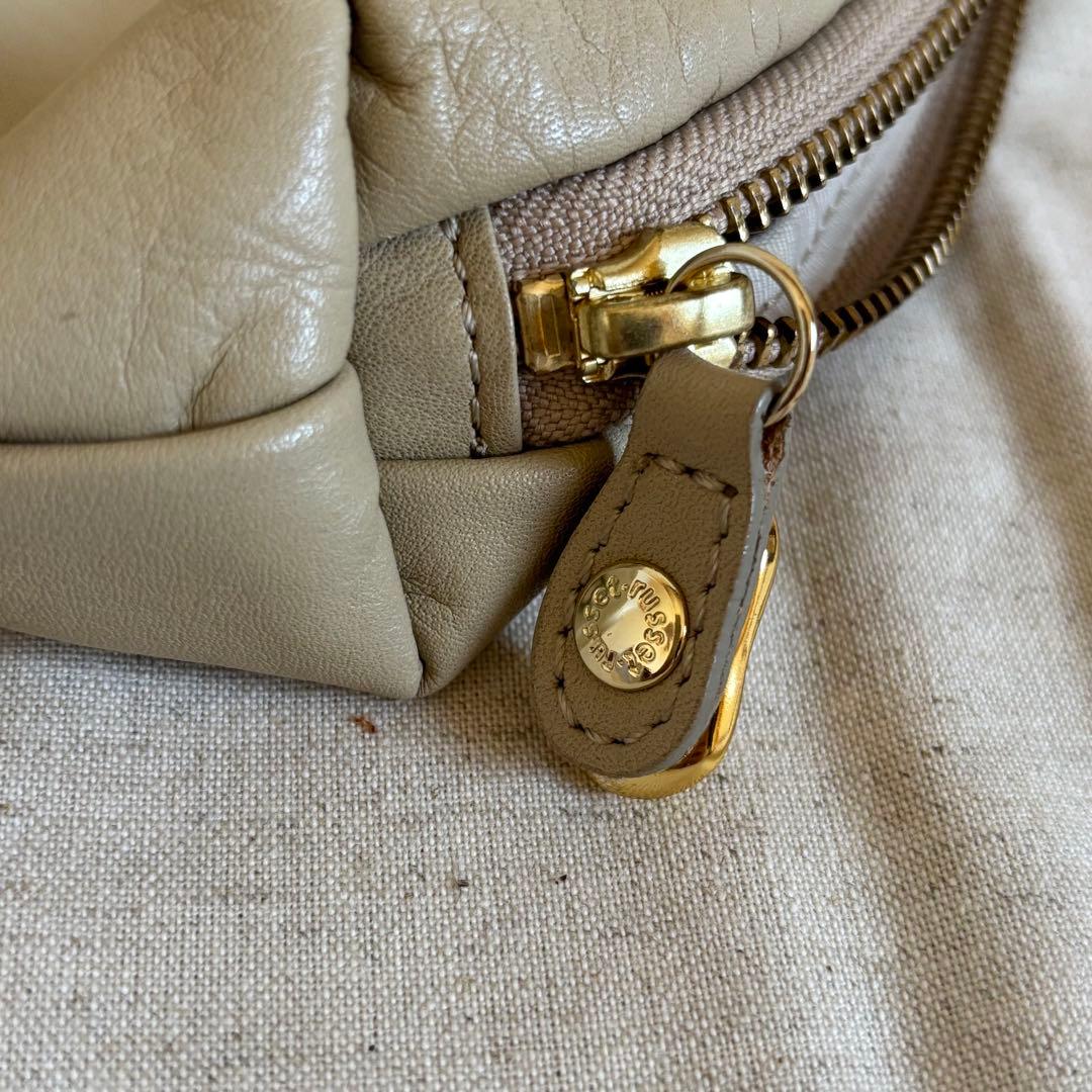 gemeil russet レザーミニショルダーバッグ ベージュ 斜め掛けバッグ