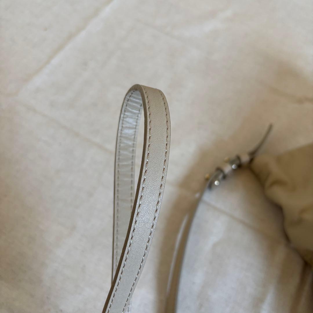 gemeil russet レザーミニショルダーバッグ ベージュ 斜め掛けバッグ