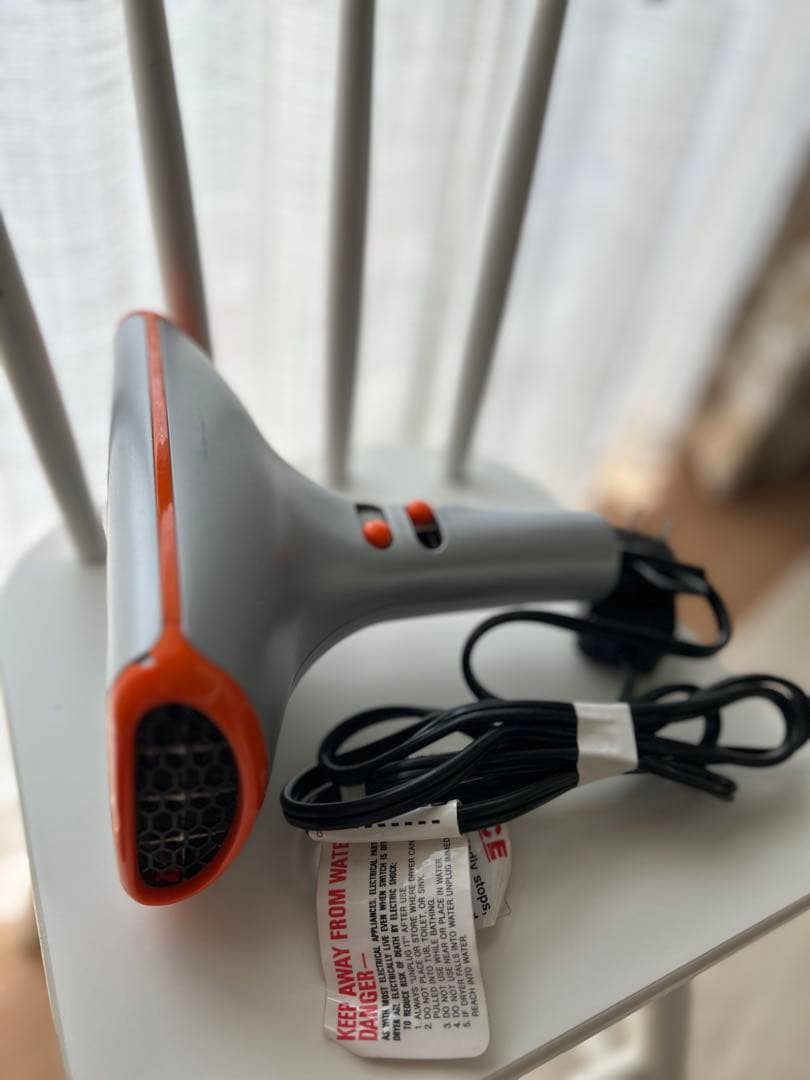 マークニューソン　ヘアドライヤー　 未使用箱入り品　＆　箱無し破損あり品の２点