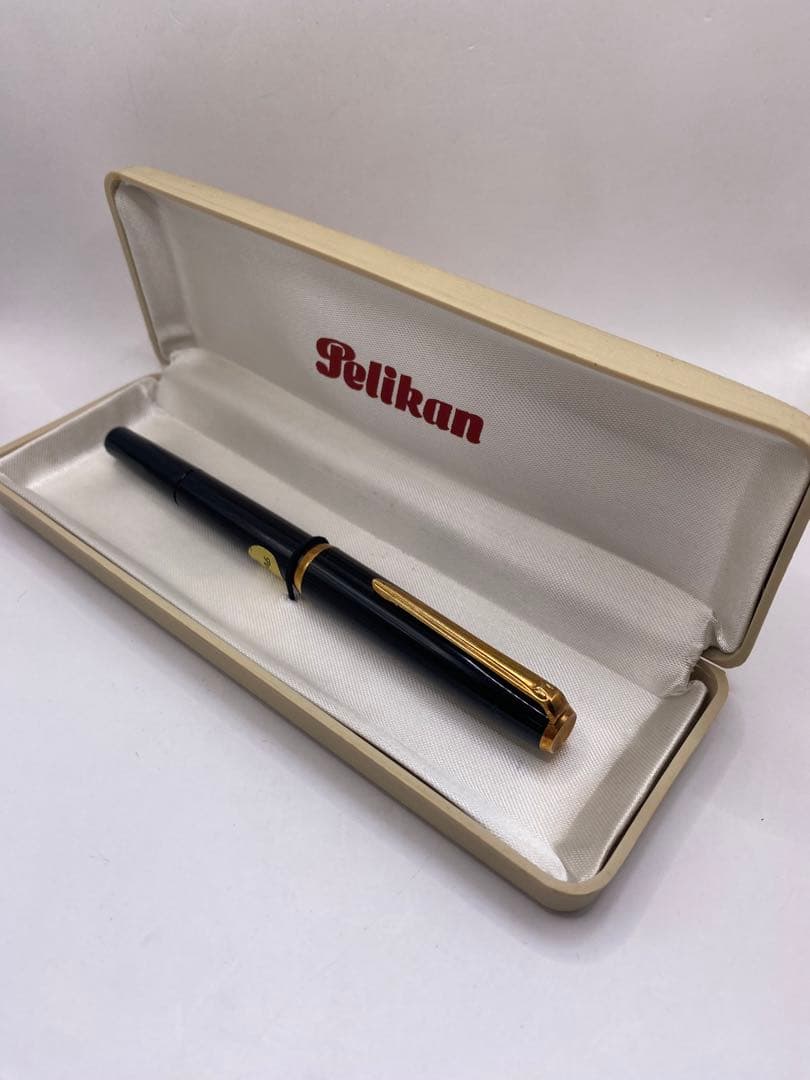 ⭐︎ Pelikan 万年筆 EF 金　専用ケース付き　ペリカン　文具　高級 Pelikan（ペリカン） 「ボトルインク&オリジナルペンケースプレゼント