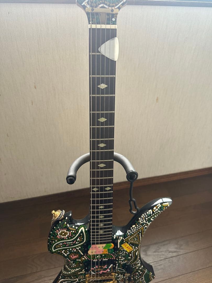 hideモッキンバード 自作アメーバペイントギター