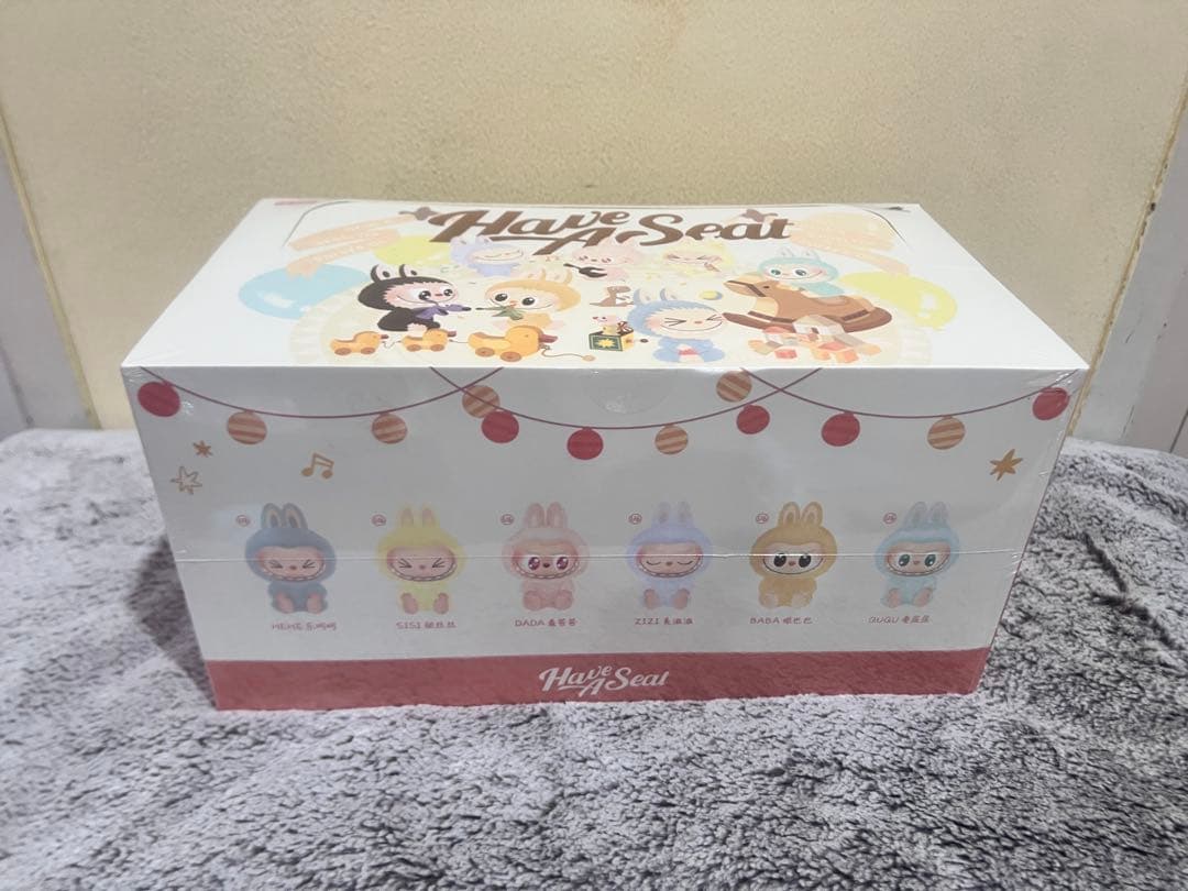 LABUBU HAVE A SEAT シリーズ　ぬいぐるみペンダント　1セット