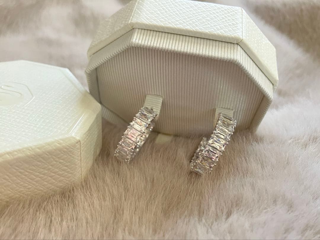 【未使用に限りなく近い】スワロフスキー　フープピアス　シルバー SWAROVSKI（スワロフスキー） ピアス Dextera スモール フープピアス