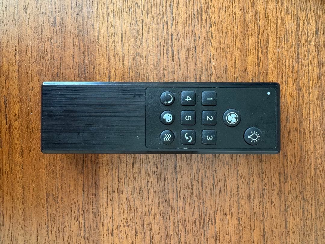 24年購入】LOWYA シーリングファンライト 3枚羽根 ブラック