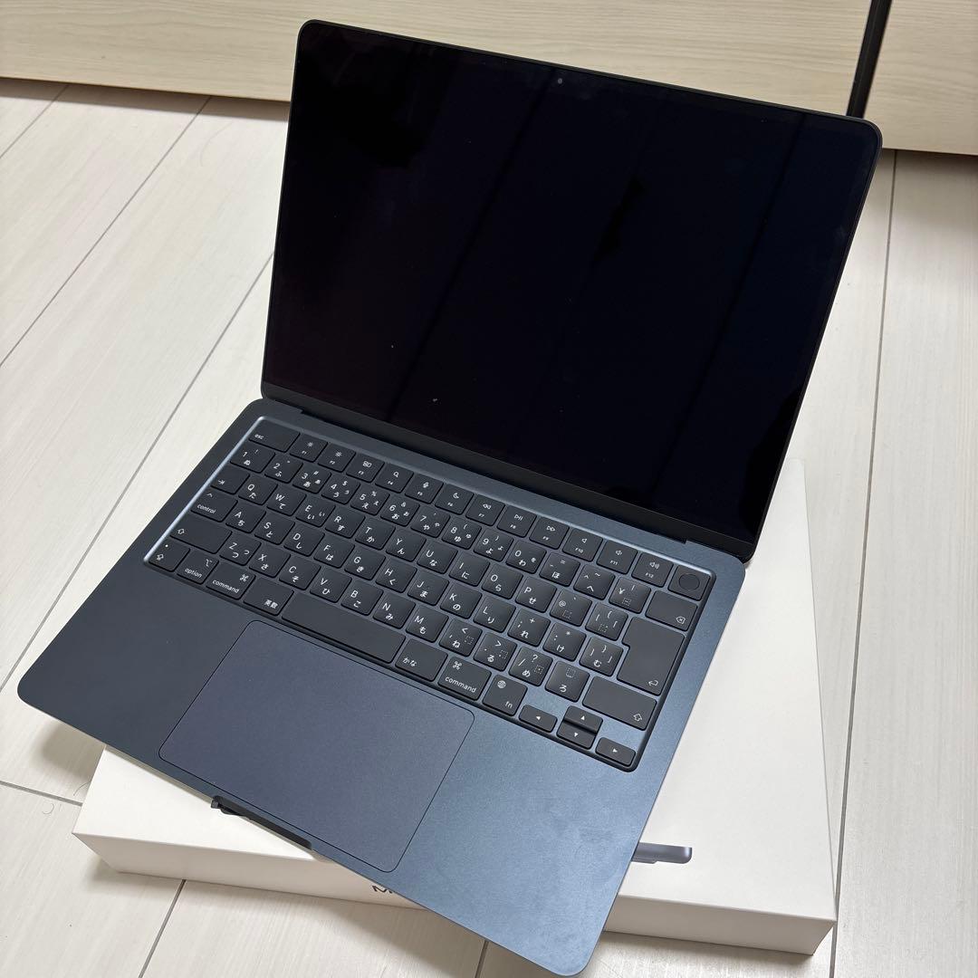 M2チップ搭載13インチMacBook Air - ミッドナイト