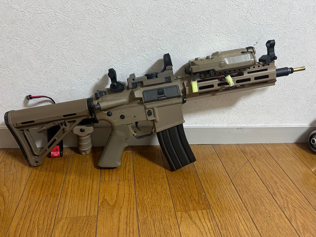 ジ*ン様 ‪☆再出品‪☆東京マルイ M4A1 カスタム 電動ガン バッテリー付き