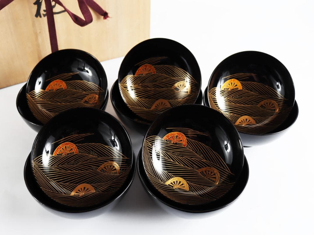 輪島塗 大向高洲堂 煮物椀 五客 蓋付椀 共箱 輪島塗 大向高洲堂 煮物椀 五客 蓋付椀 共箱 輪島塗 大