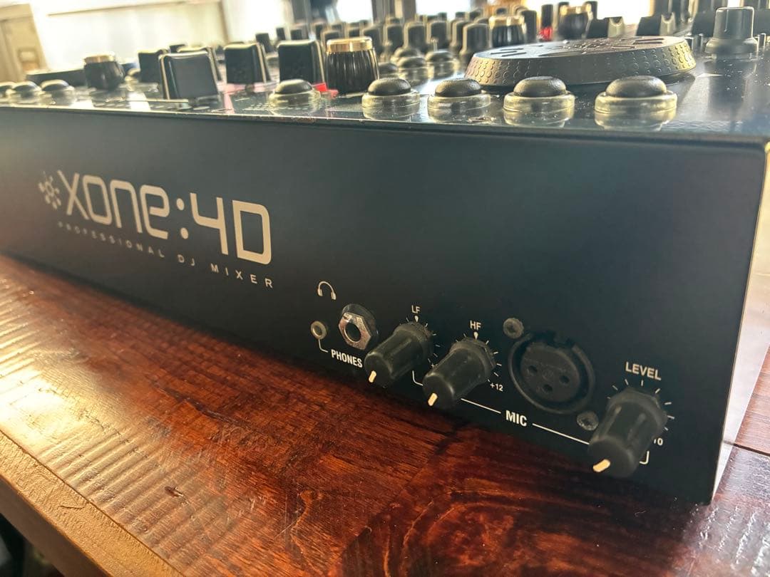 Allen&Heath Xone: 4D DJミキサー Ableton live