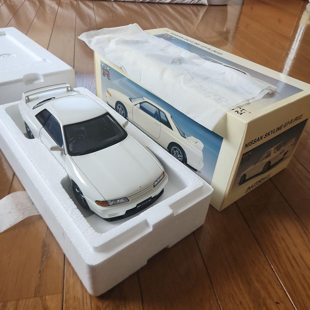 ミニカー NISSAN SKYLINE GT-R (R32) 1/18 AUTOart