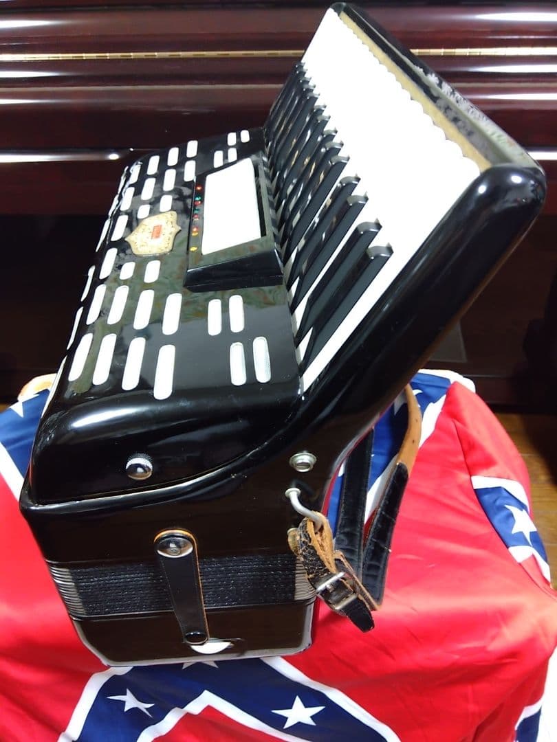 練習用に最適 TOMBOアコーディオンNO65