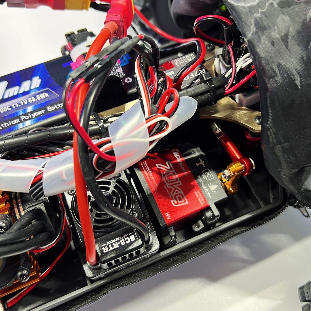 JLB Cheetah 11101 手工改装版 灯光モデルフィギュア&暴力大脚怪