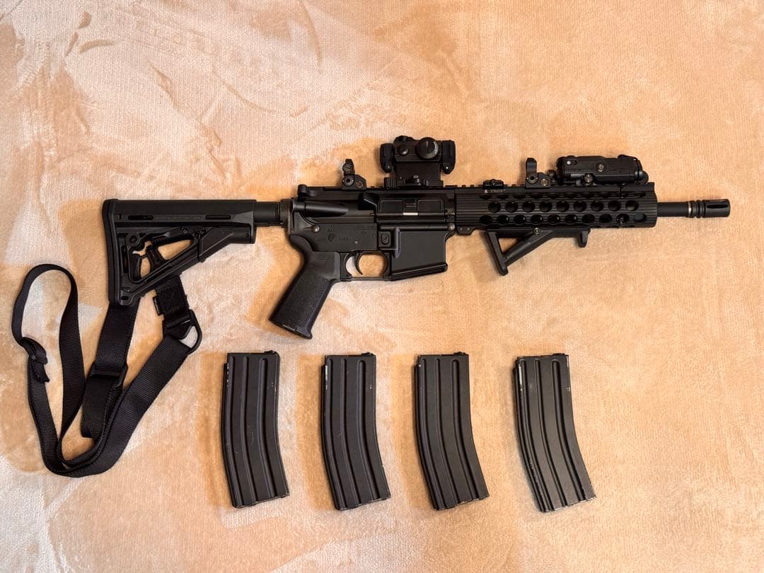 次世代電動ガン M4 FBI HRTカスタム