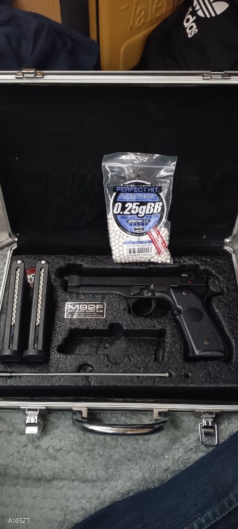 M92F ガスガン 専用ケース付き