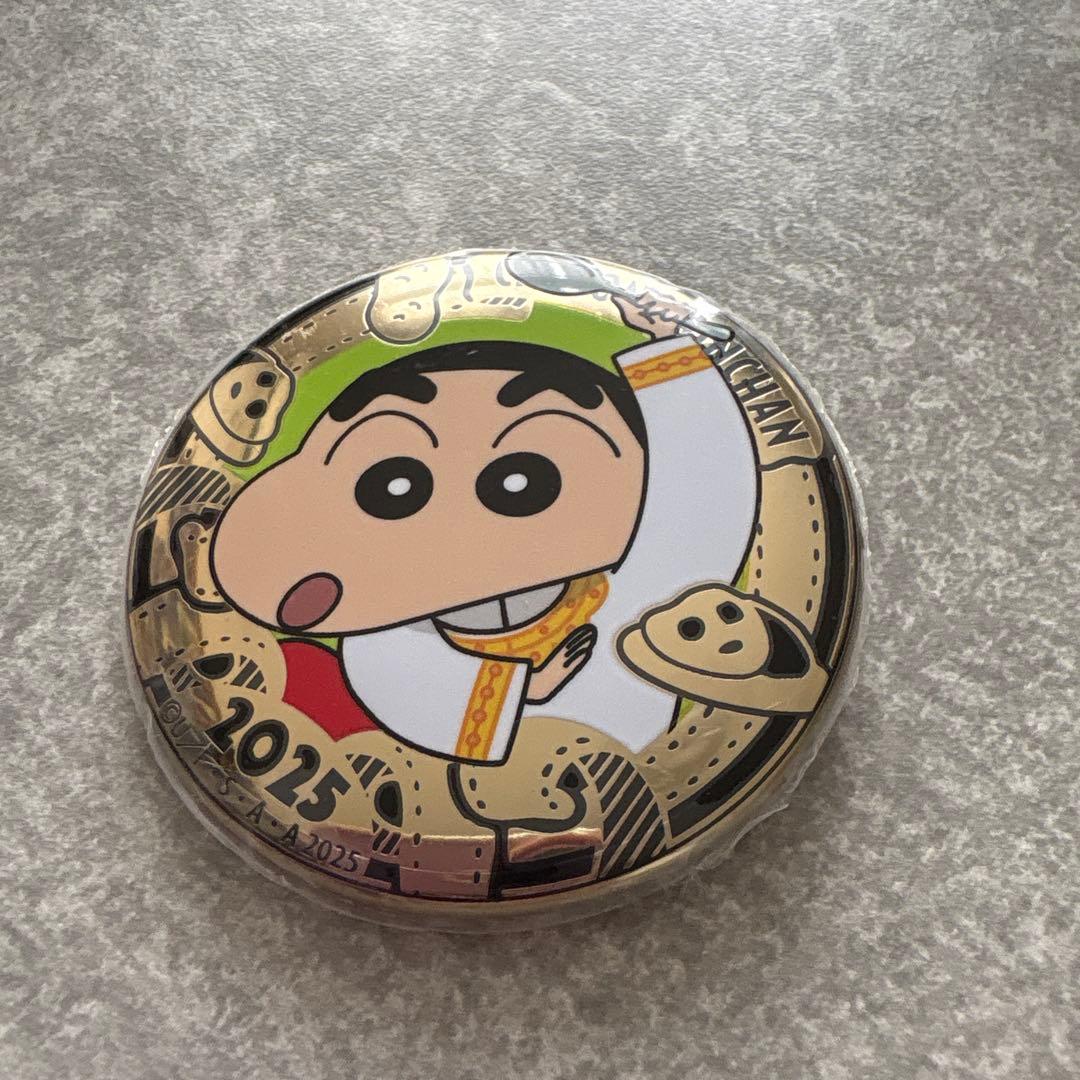クレヨンしんちゃん 24金メッキ缶バッジ 灼熱のカスカベダンサーズ