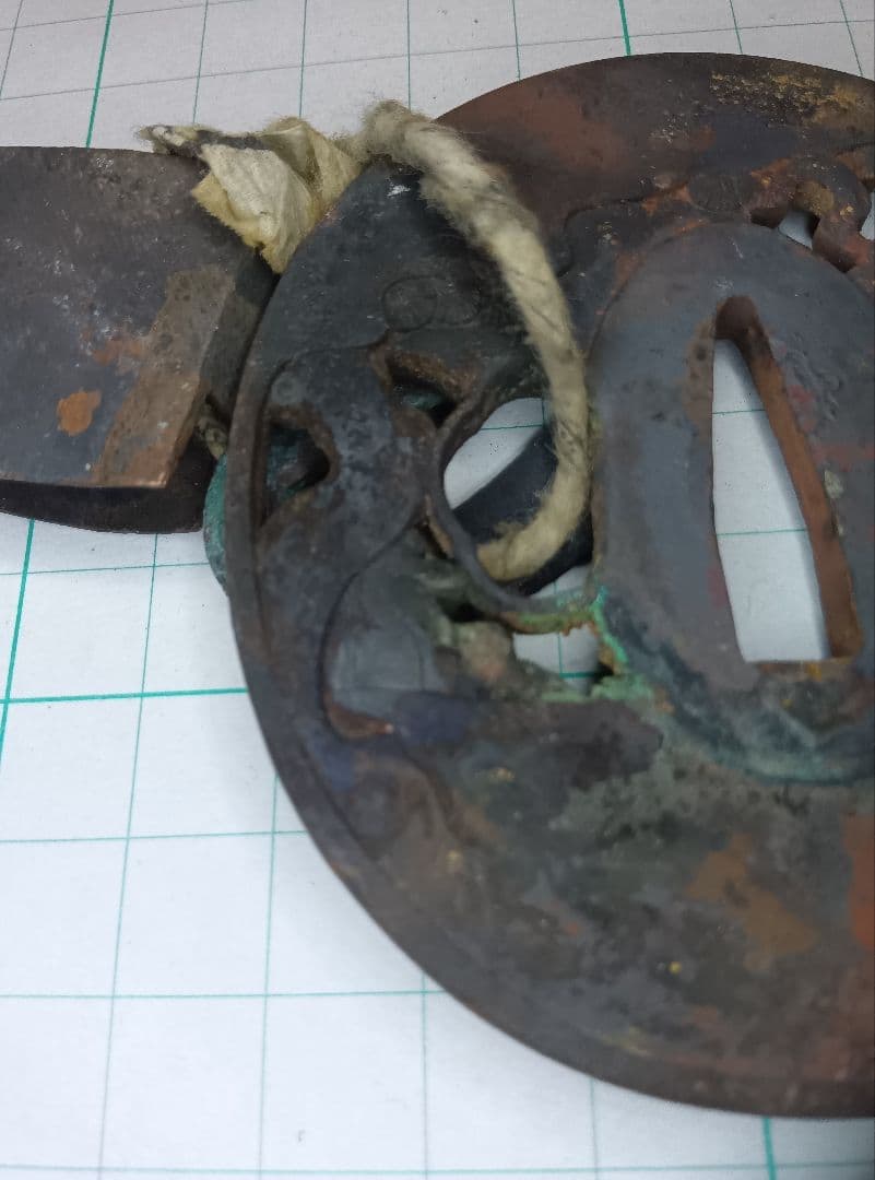 鍔　鉄鍔　切羽　はばき　アンティーク　骨董　金工　古美術　つば