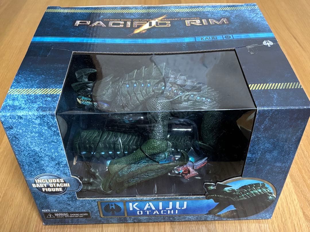 パシフィックリム　　KAIJU OTACHI カイジュウ　オオタチ　　極美品 Amazon.co.jp: Pacific Rim McFarlane Toys オオタチ(カイジュ) 4