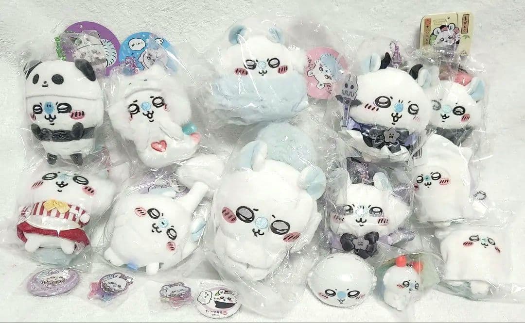 ちいかわ【モモンガ】ぬいぐるみ マスコット缶バッジ他セット