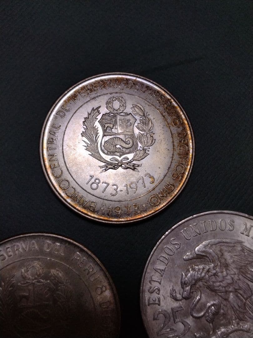 ペルー 100ソル銀貨2枚と メキシコオリンピック25ペソ銀貨の3枚組
