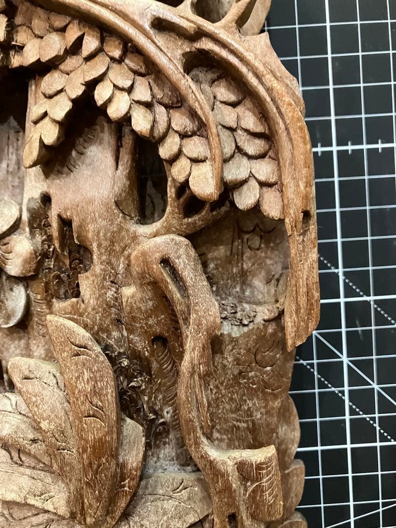 バリ風木製彫刻レリーフ 約横33cm x 縦34cm