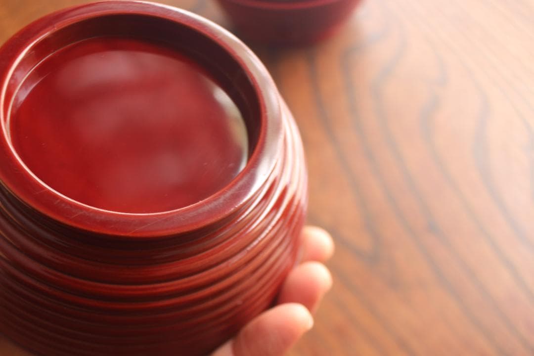 極小保管傷のみ！深みある糸目紅溜塗に極上稲穂福来雀蒔絵の