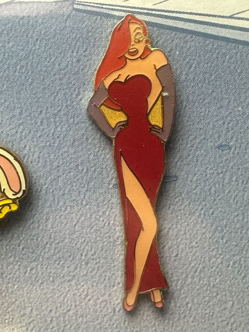 ロジャーラビット 10周年記念 ピンバッジコレクション 証明書付き