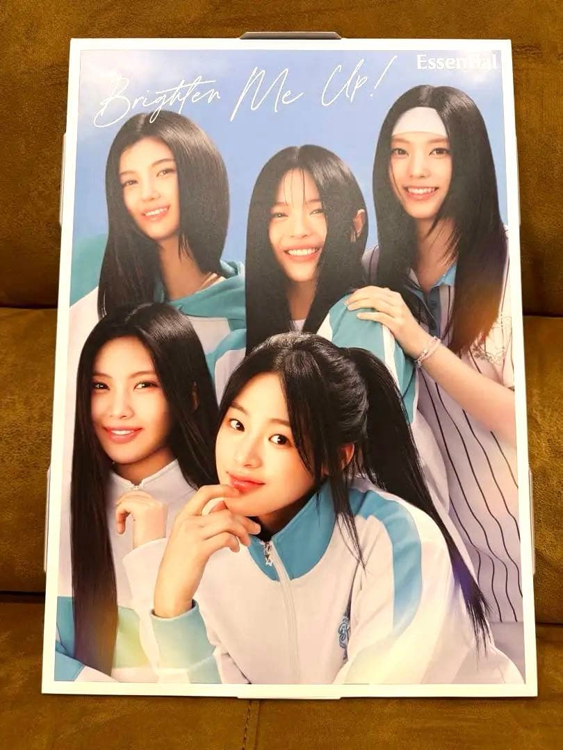 Essential with NewJeans ミニポスターセット 花王「Essential with