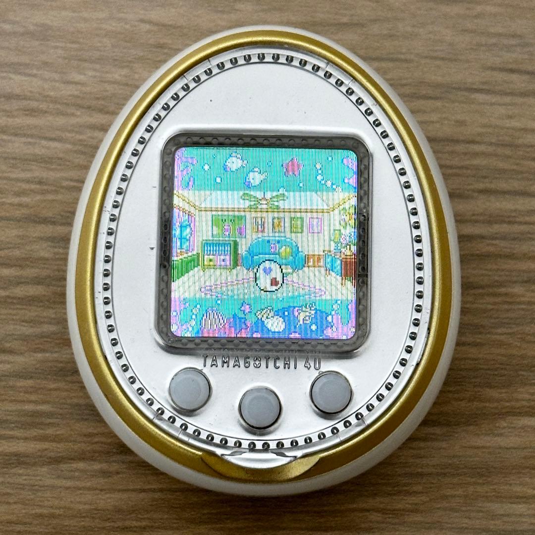 たまごっち 4U ホワイト TAMAGOTCHI - メルカリ