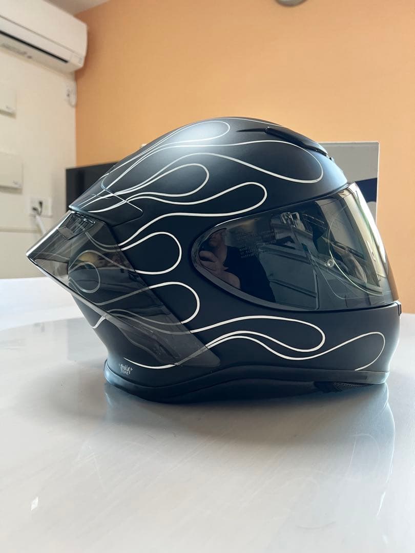 shoeiショウエイ Z7 Mサイズ　シェイキン　ピンスト　マットブラック