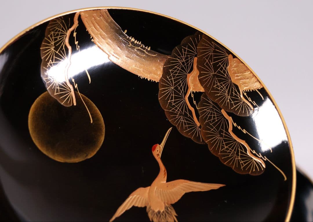 【CM378】大正期 月と松 飛翔鶴 金蒔絵 欅地溜塗 黒塗 椀二客 木製漆器
