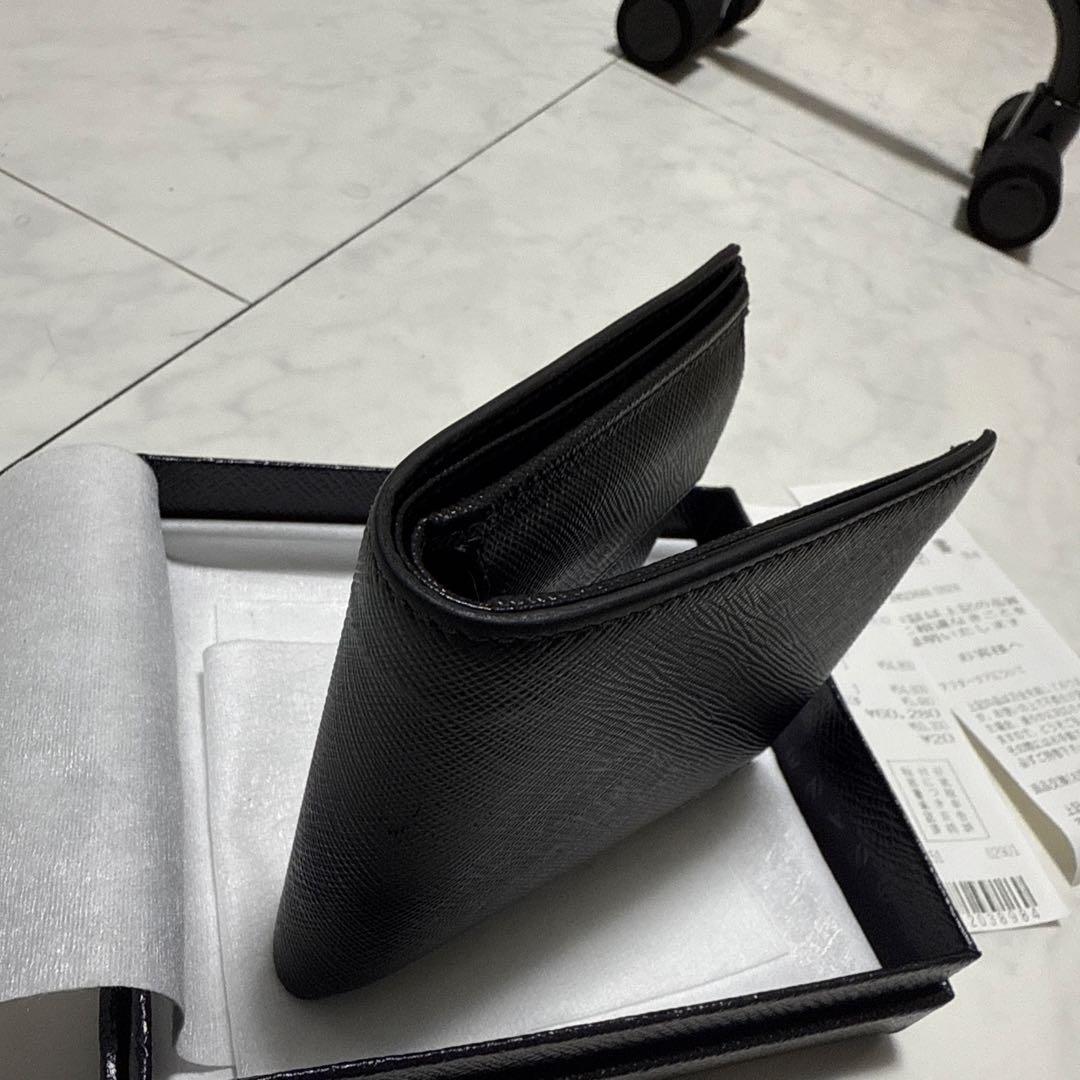 PRADA ブラック レザー 二つ折り財布