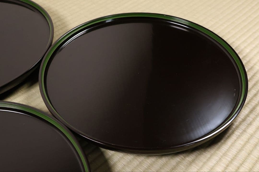 輪島塗 本堅地 黒塗 縁青漆 足付 丸膳 37.8cm 三客 木製【CM384