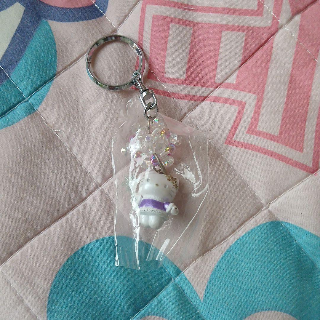 ハローキティ キーホルダー 雪の結晶 - メルカリ