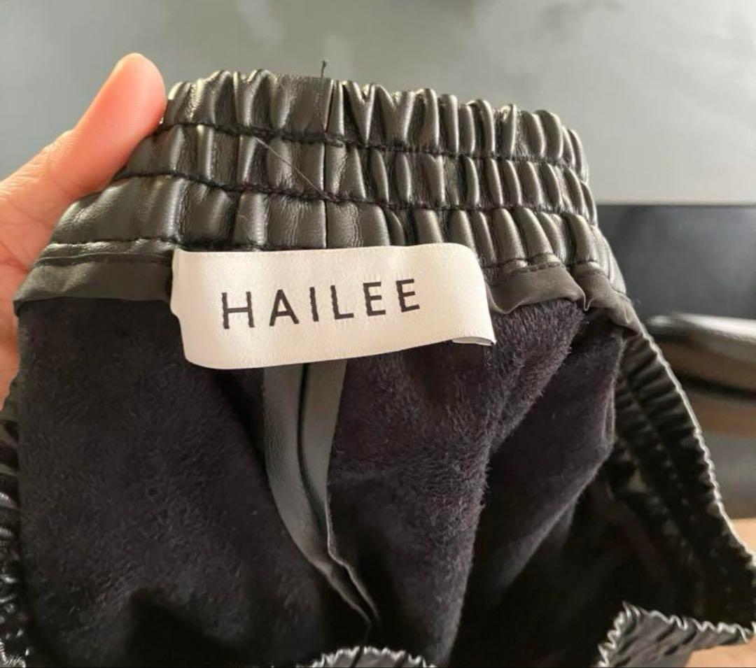 hailee レザー風パンツ キュロット