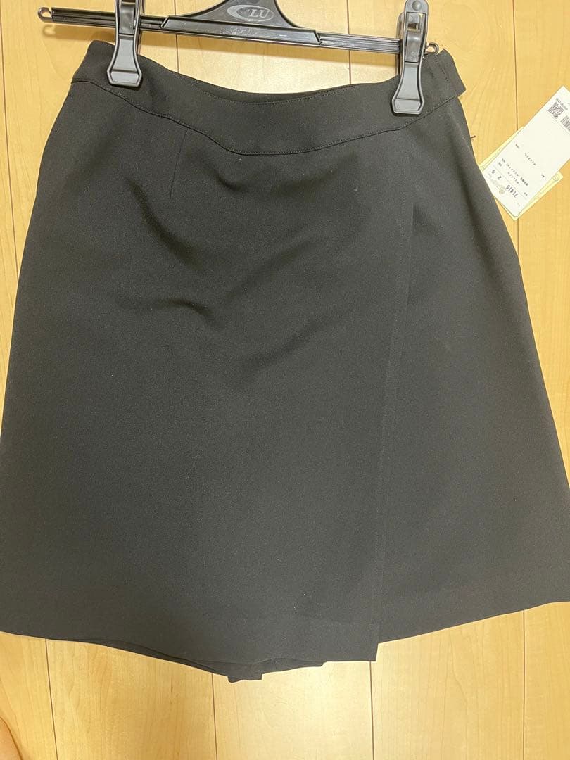 新品未使用品 アンジョア ラップキュロットスカート 9号 2枚