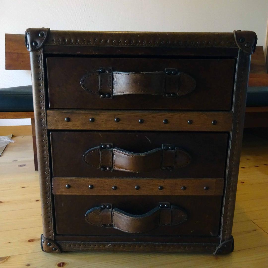 ストーニーハースト スモール ランプテーブル HALO 本革 牛革張り収納茶 ストーニーハースト スモール ランプテーブル HALO 本革 牛革張り収納茶