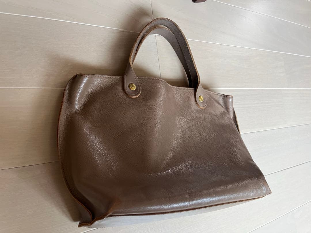 IL BISONTE イルビゾンテ　ハンドバッグ　グレージュ