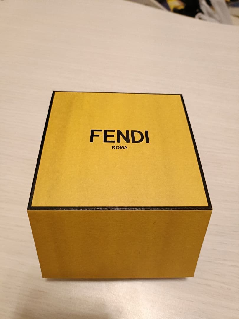 FENDI ギフトボックス イエロー - メルカリ